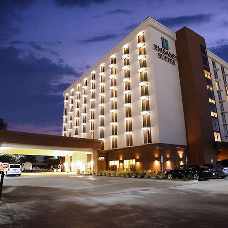 Embassy Suites By Hilton Dallas Market Center מראה חיצוני תמונה