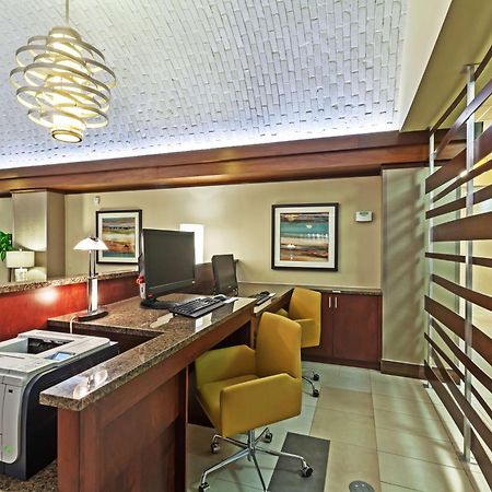 Embassy Suites By Hilton Dallas Market Center מראה חיצוני תמונה