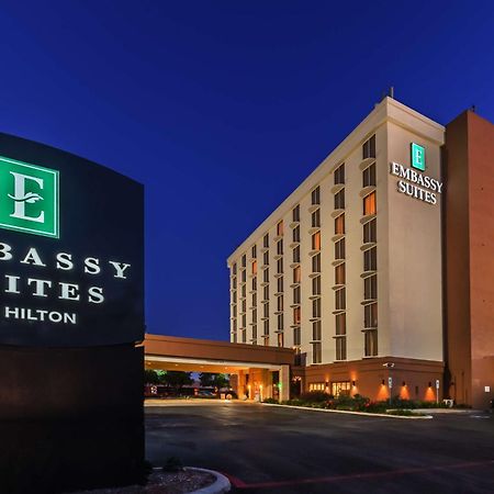Embassy Suites By Hilton Dallas Market Center מראה חיצוני תמונה