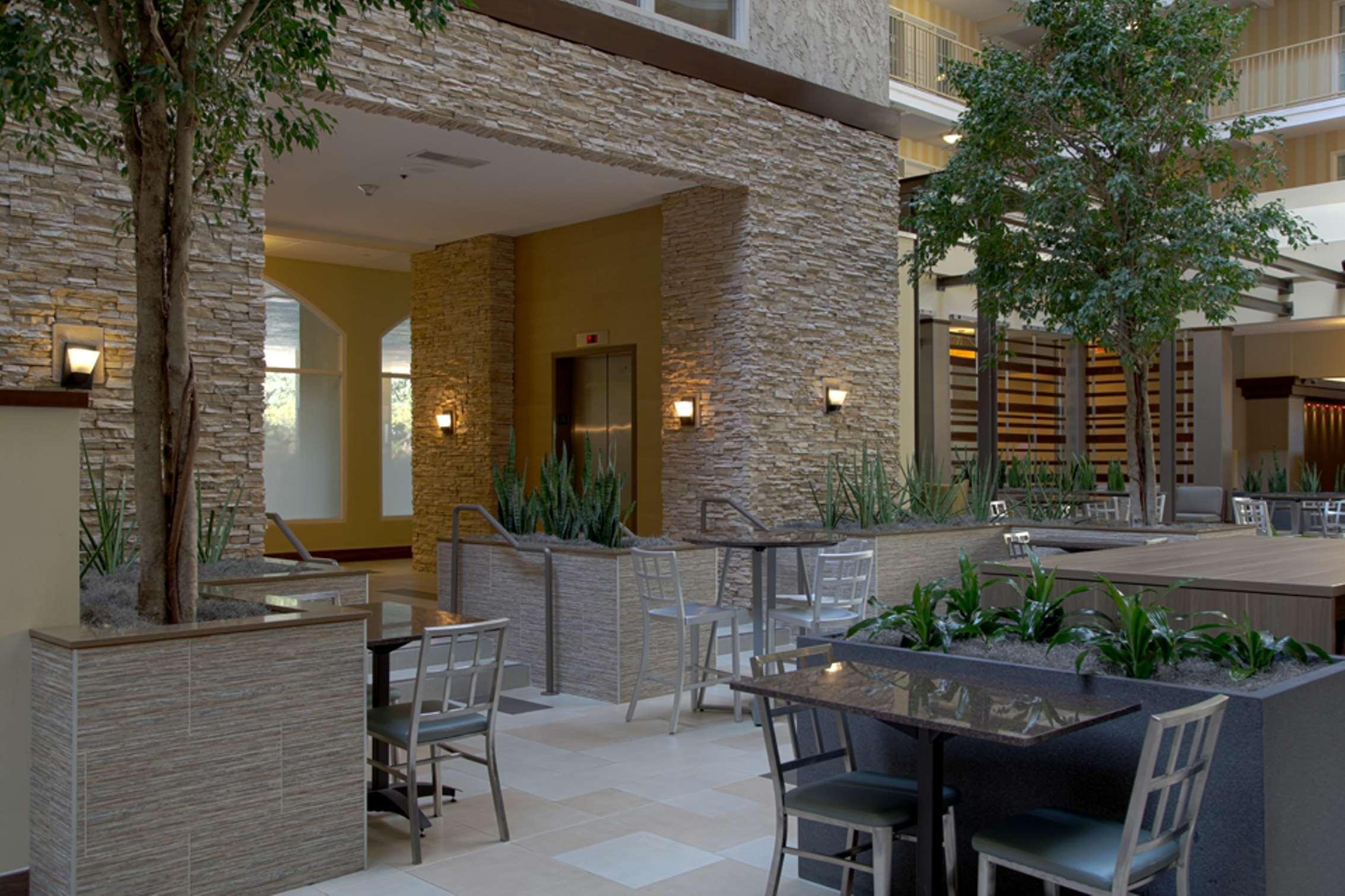 Embassy Suites By Hilton Dallas Market Center מסעדה תמונה