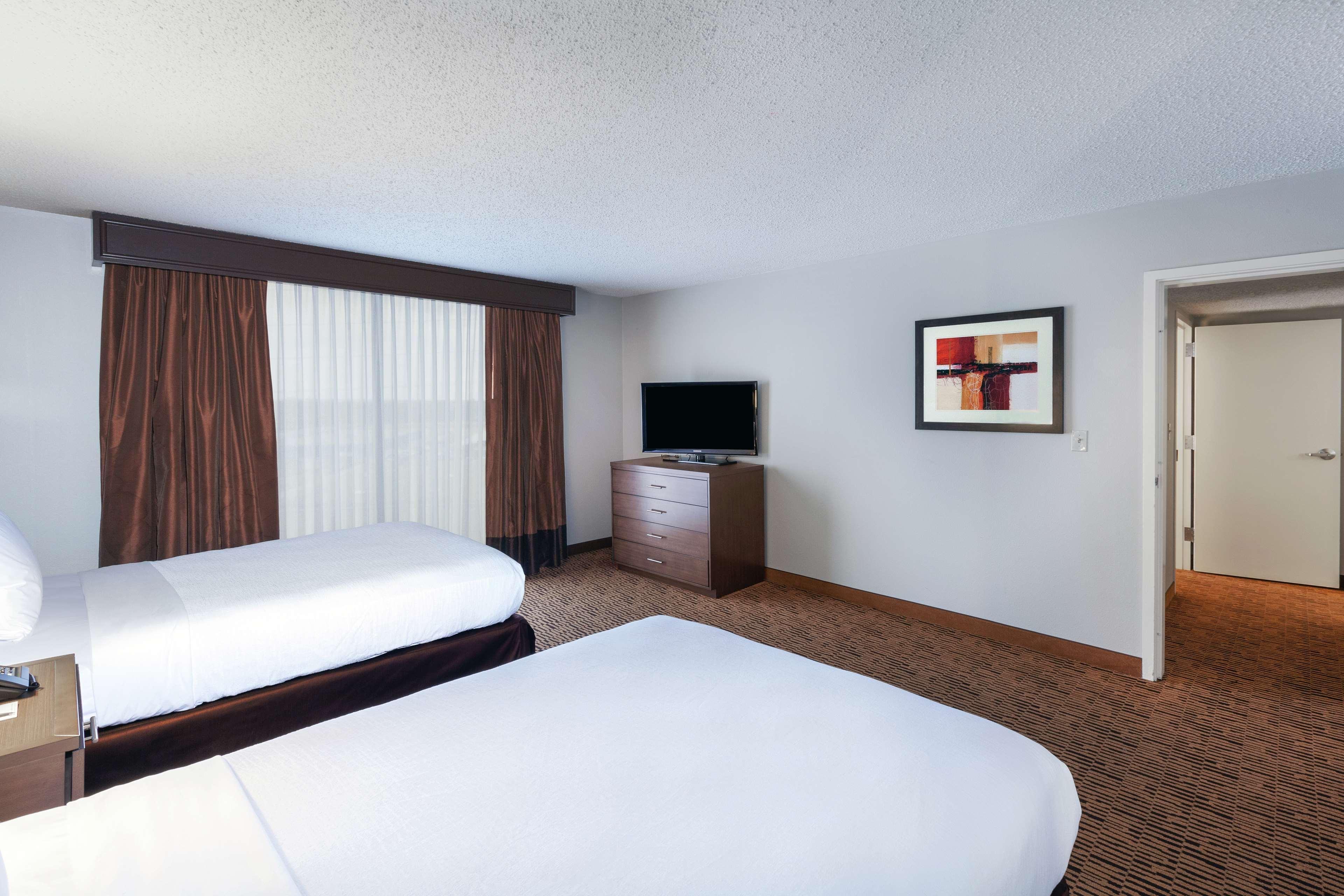 Embassy Suites By Hilton Dallas Market Center מראה חיצוני תמונה