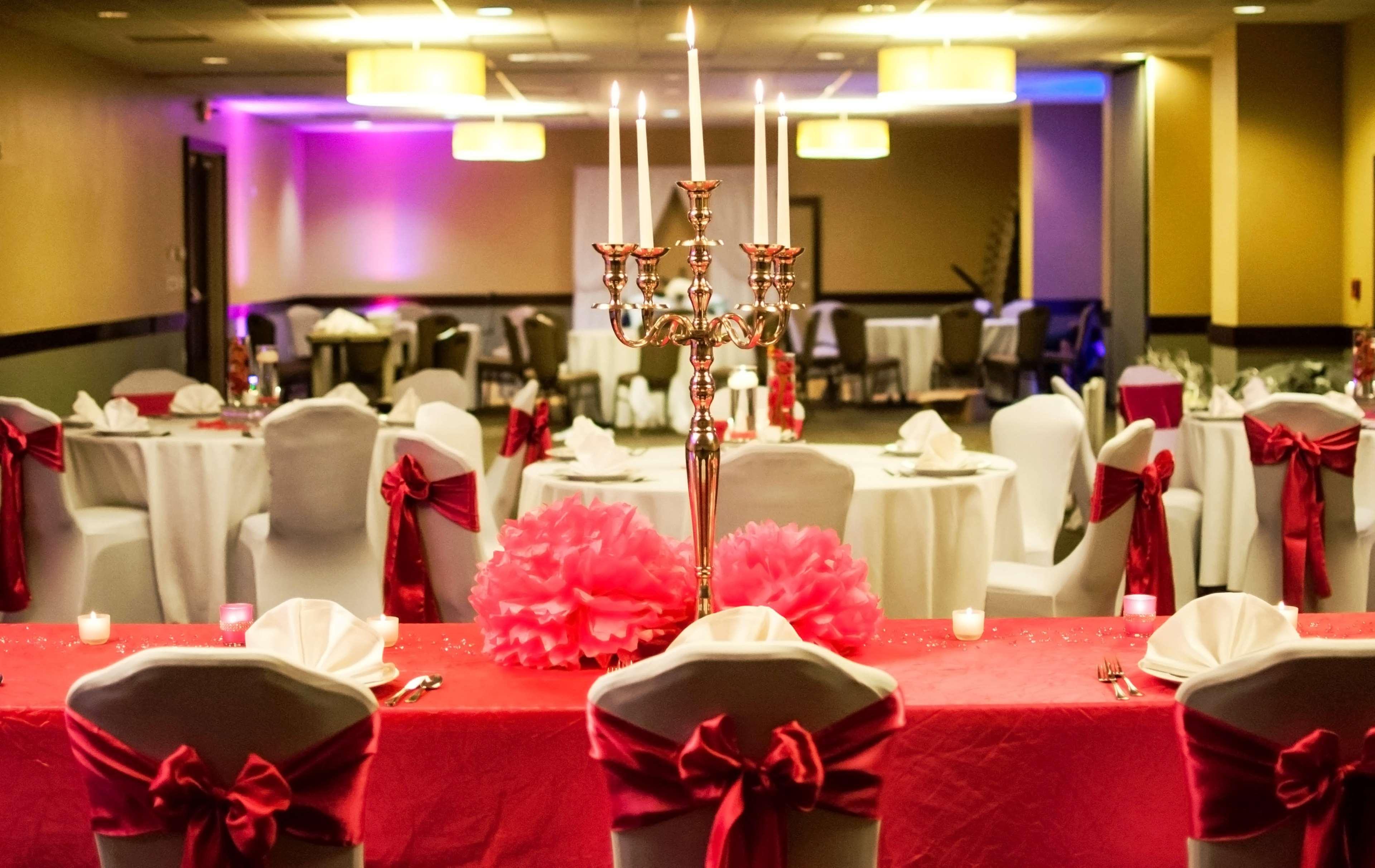 Embassy Suites By Hilton Dallas Market Center מראה חיצוני תמונה