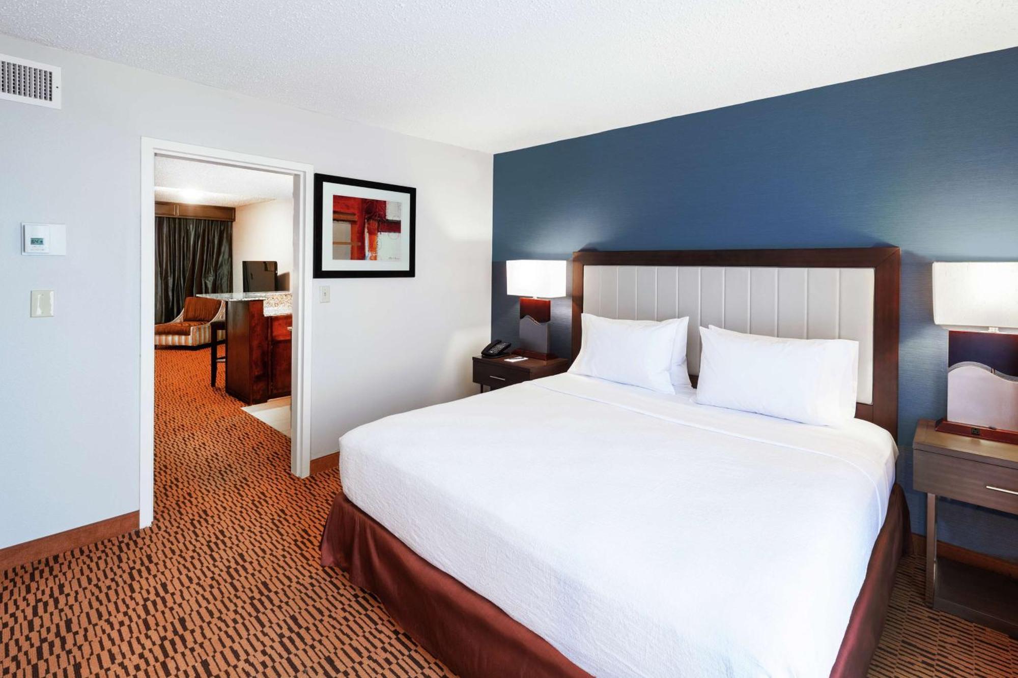 Embassy Suites By Hilton Dallas Market Center מראה חיצוני תמונה