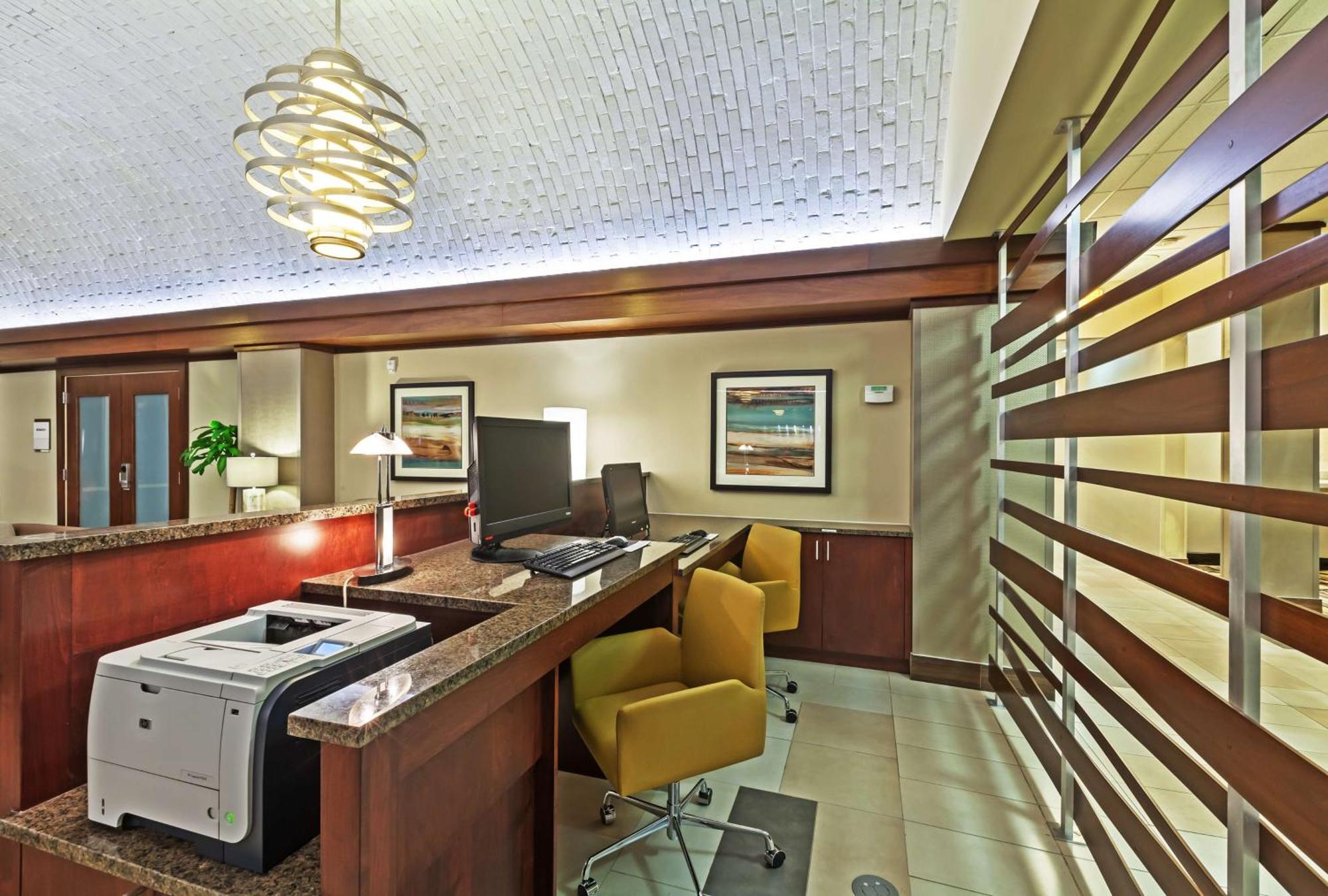 Embassy Suites By Hilton Dallas Market Center מראה חיצוני תמונה