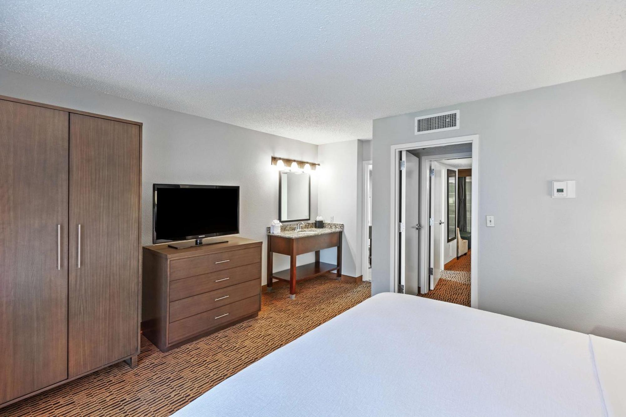 Embassy Suites By Hilton Dallas Market Center מראה חיצוני תמונה