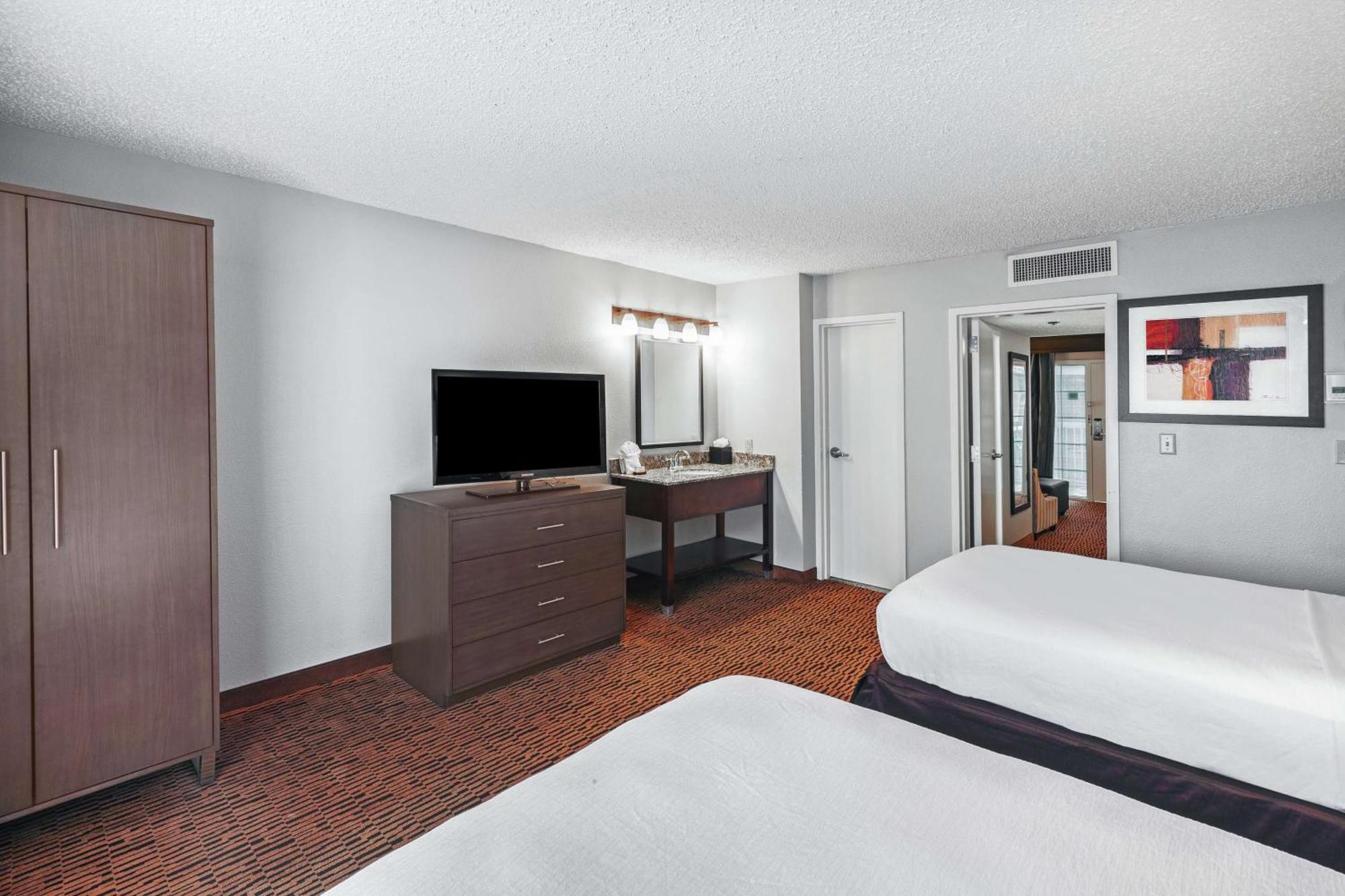 Embassy Suites By Hilton Dallas Market Center מראה חיצוני תמונה