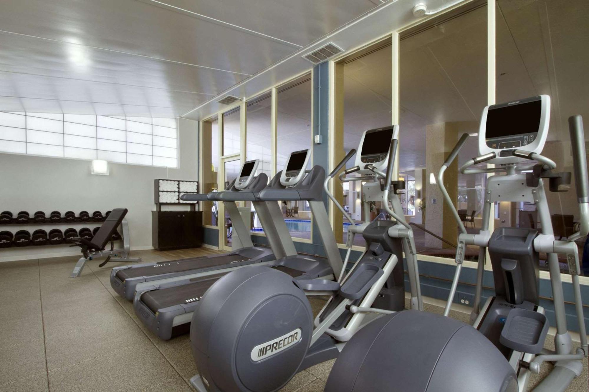 Embassy Suites By Hilton Dallas Market Center מראה חיצוני תמונה