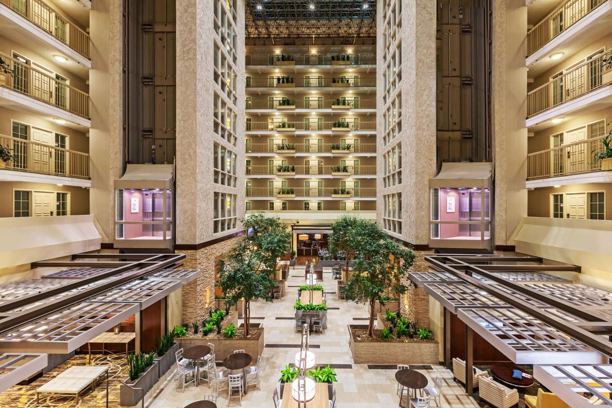 Embassy Suites By Hilton Dallas Market Center מראה חיצוני תמונה